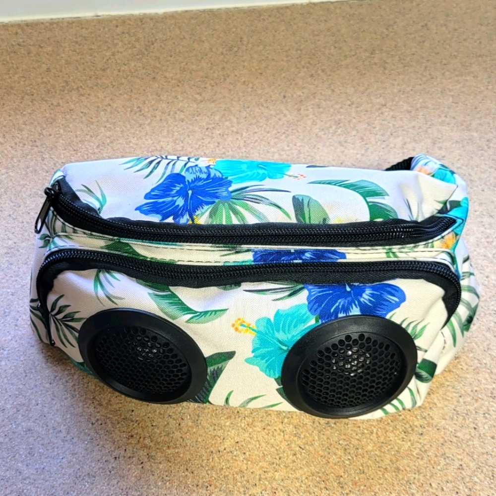NWT Wonderlust, Tropical Flowers, Speaker Fanny Pack